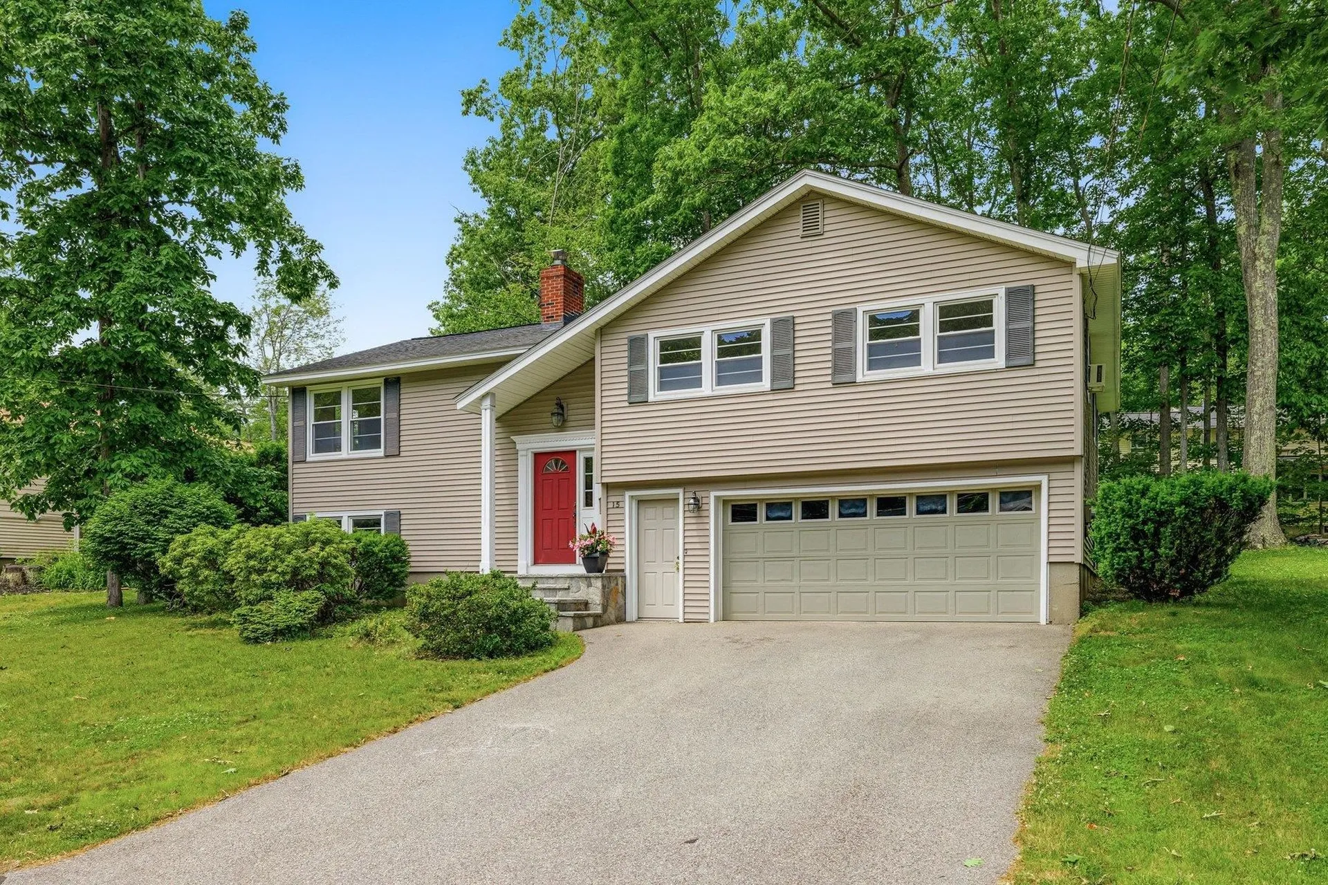 15 Harding Road Portsmouth NH 03801