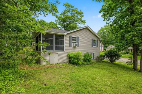 15 Harding Road Portsmouth NH 03801