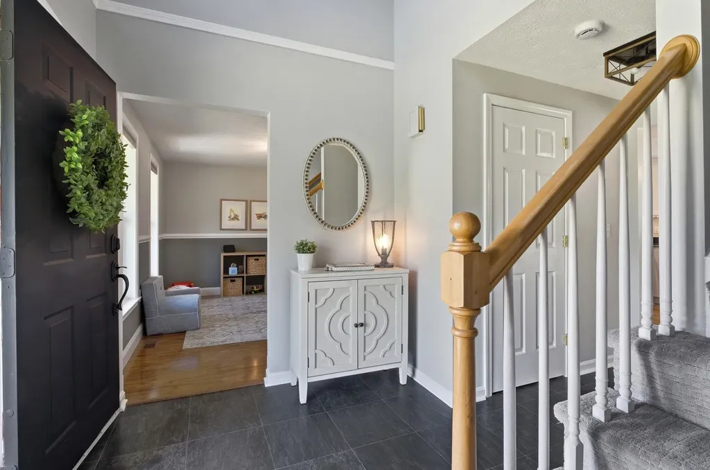 17 Donmac Drive Derry NH 03038