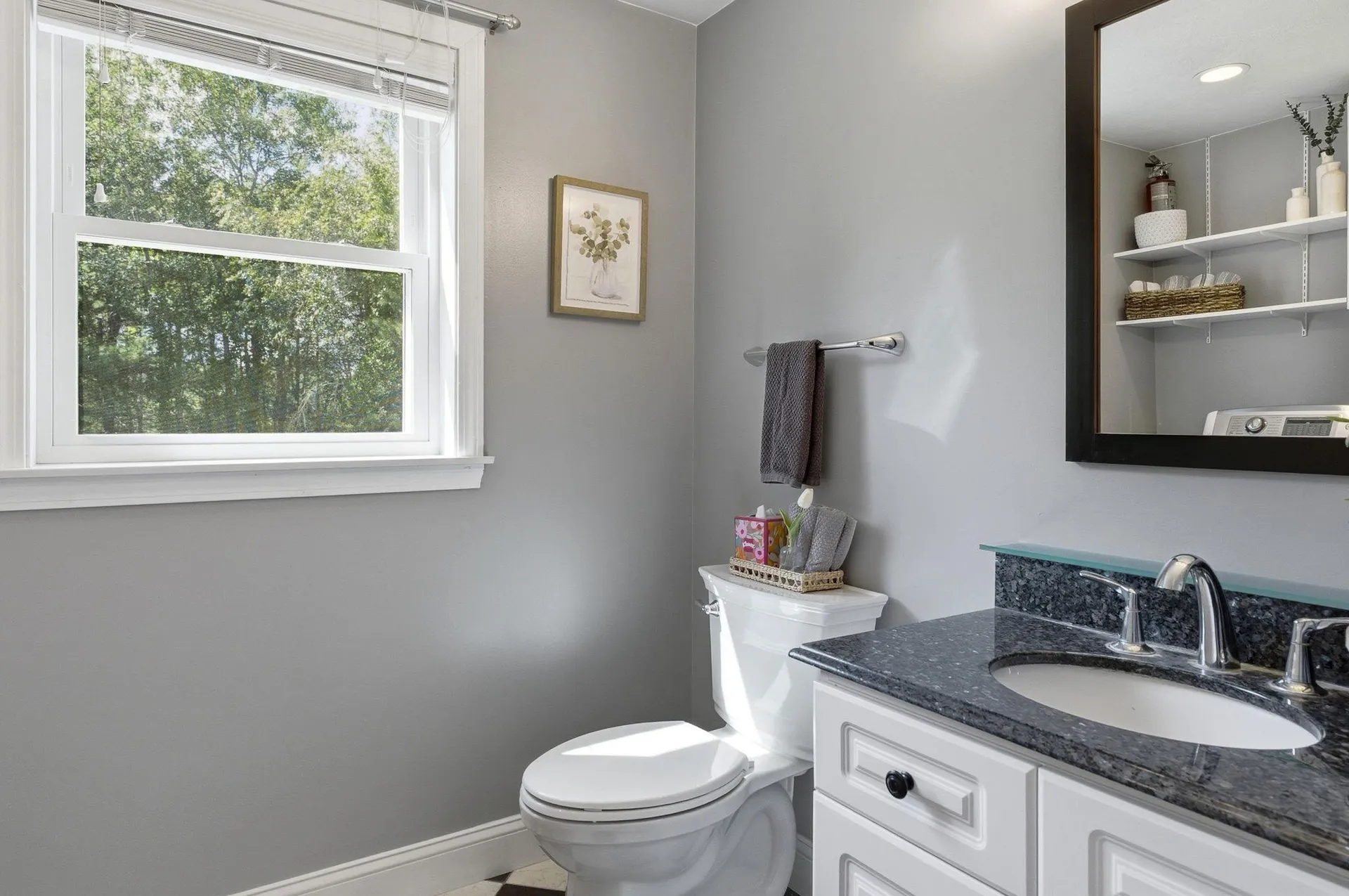 17 Donmac Drive Derry NH 03038