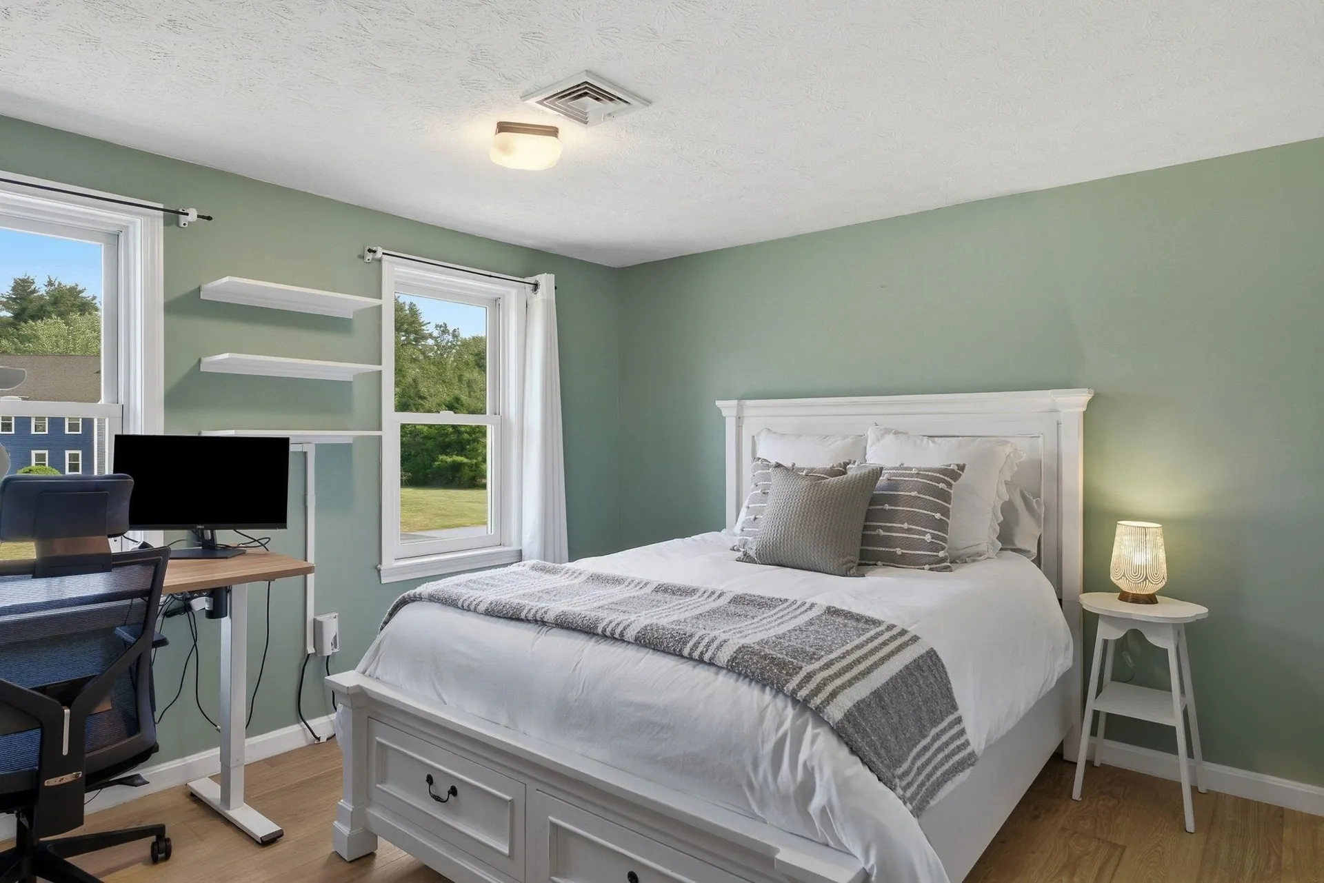 17 Donmac Drive Derry NH 03038