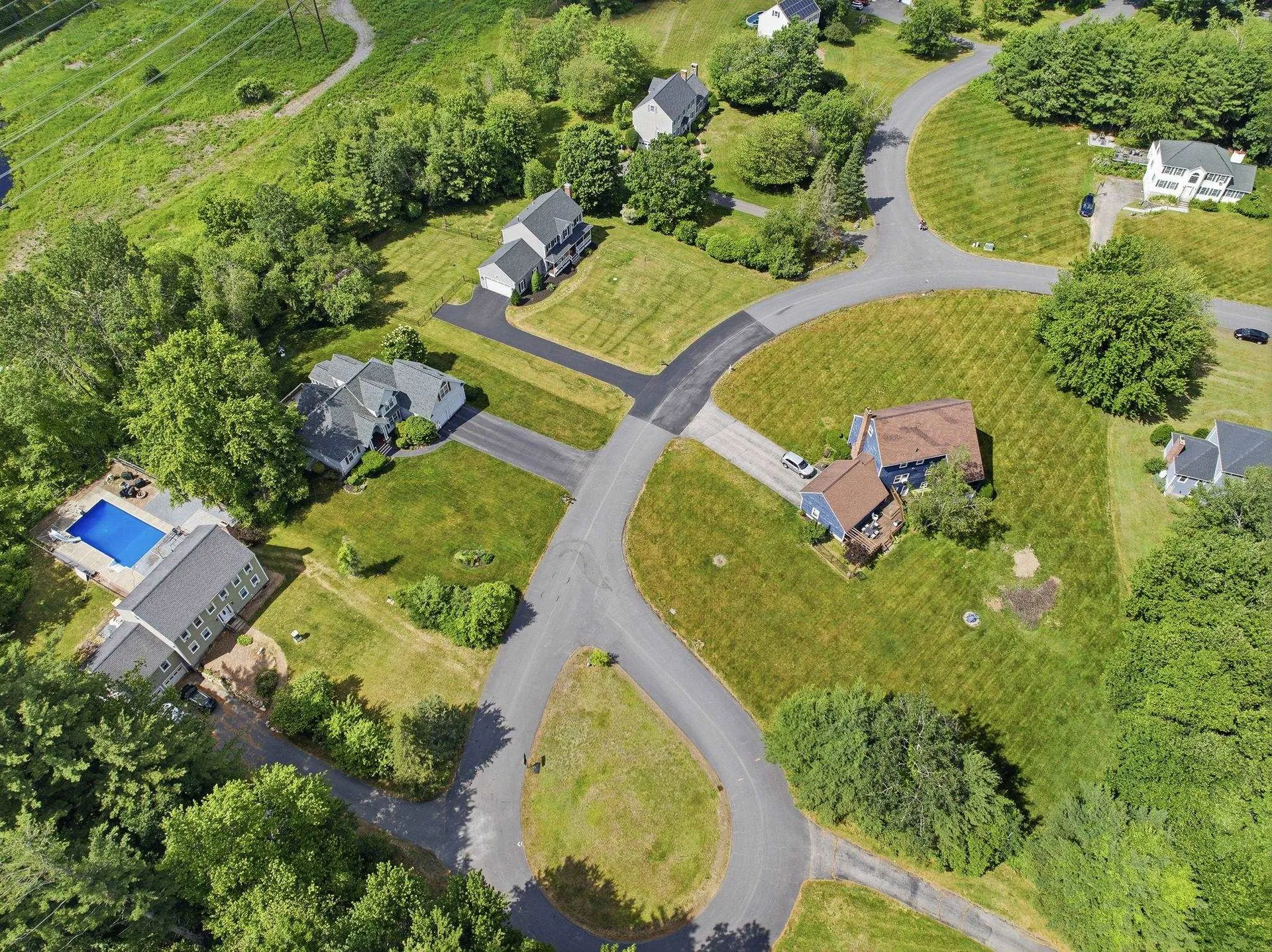 17 Donmac Drive Derry NH 03038