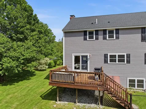 17 Donmac Drive Derry NH 03038