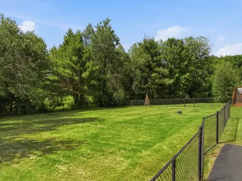 17 Donmac Drive Derry NH 03038
