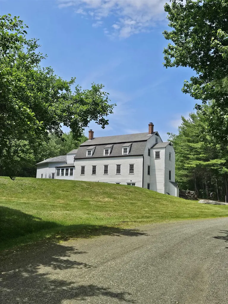1502 King Hill Road New London NH 03257