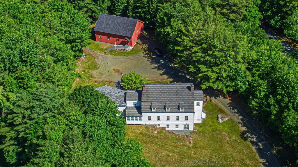 1502 King Hill Road New London NH 03257