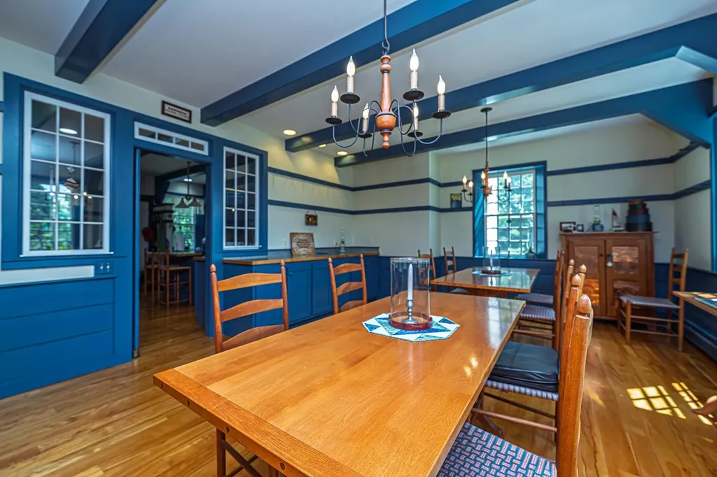 1502 King Hill Road New London NH 03257