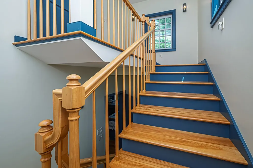 1502 King Hill Road New London NH 03257