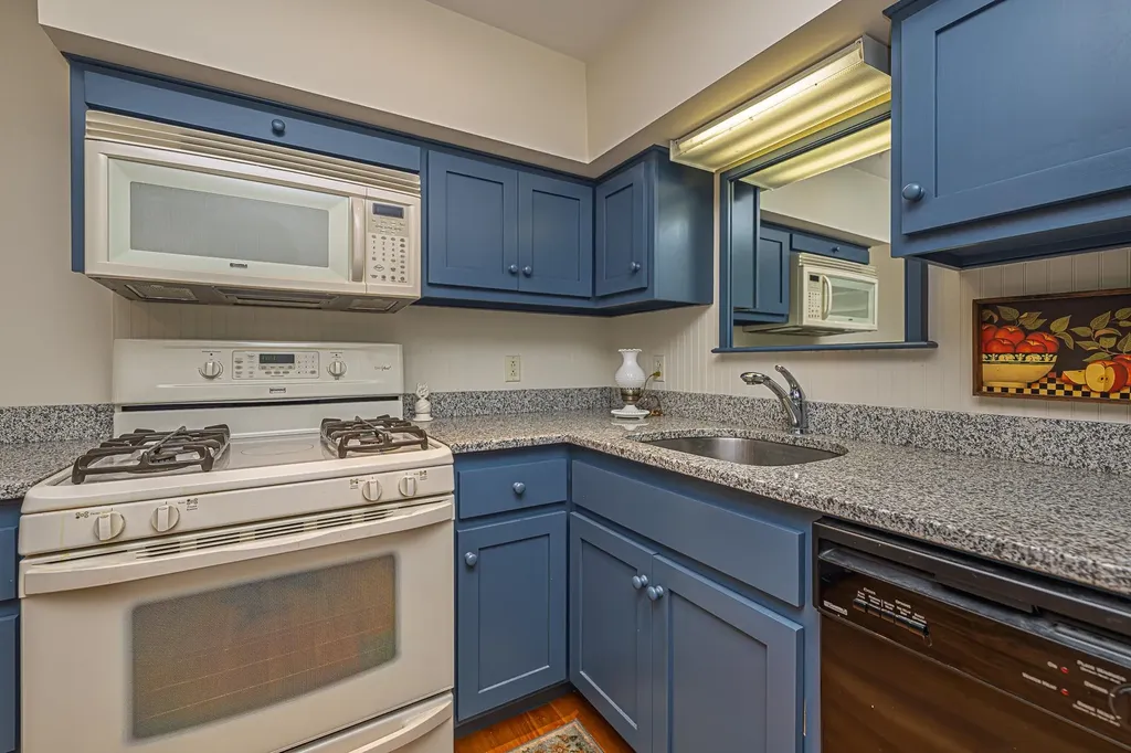 1502 King Hill Road New London NH 03257