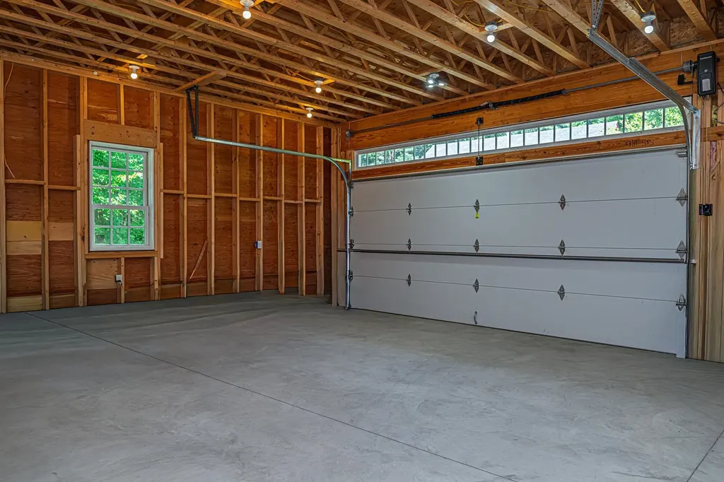1502 King Hill Road New London NH 03257