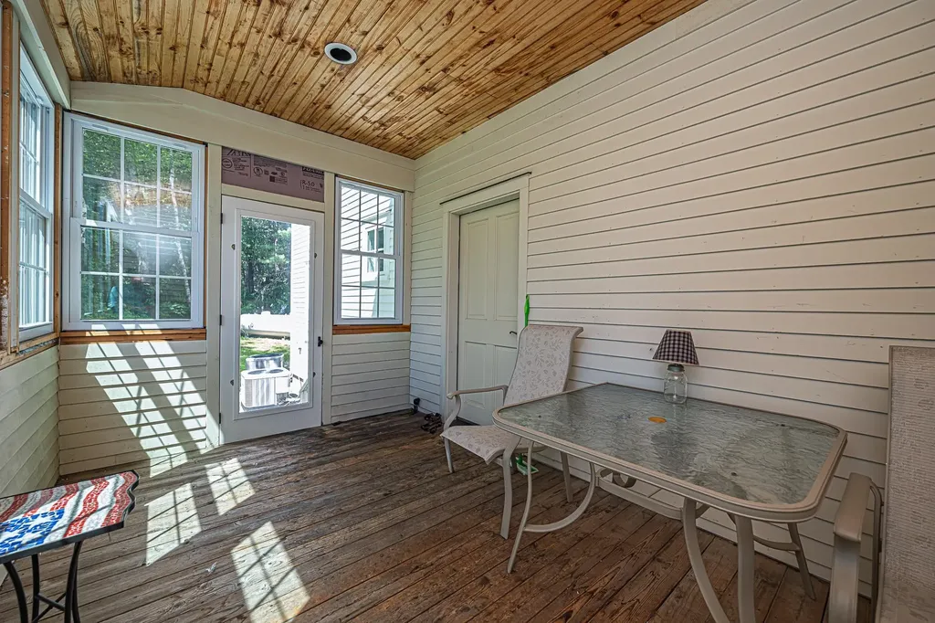 1502 King Hill Road New London NH 03257