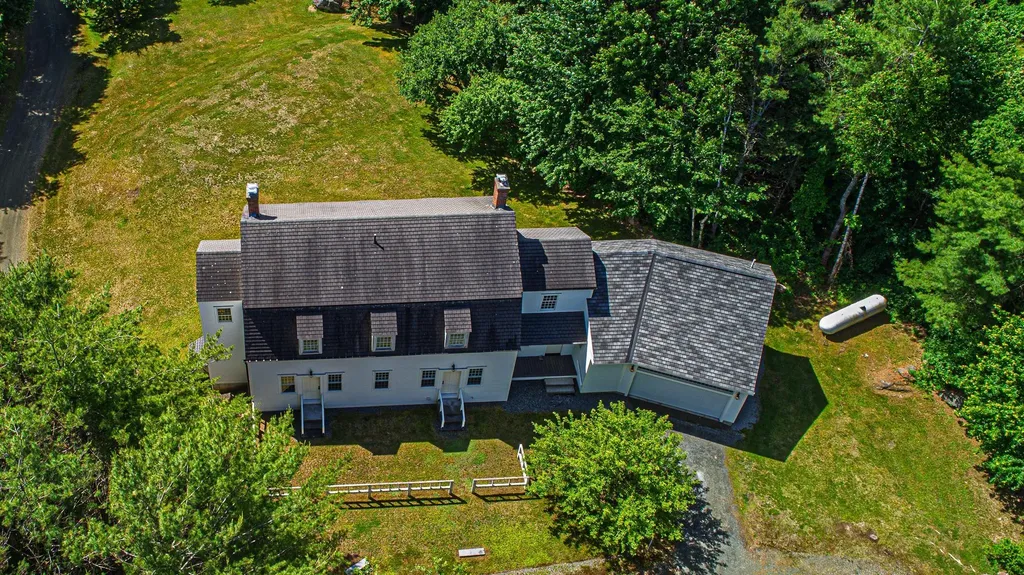 1502 King Hill Road New London NH 03257