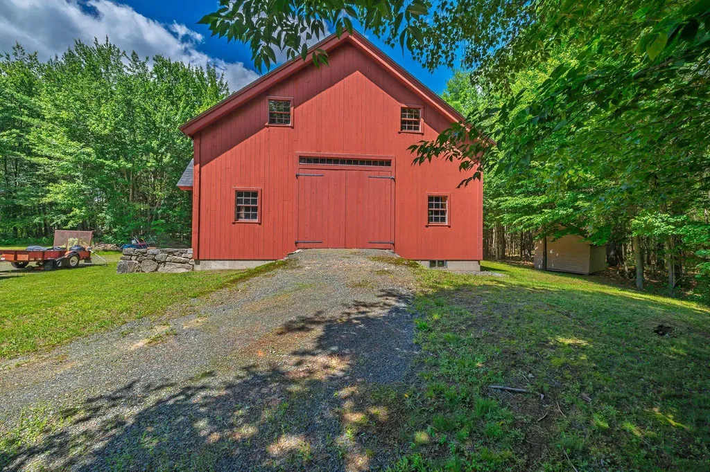 1502 King Hill Road New London NH 03257