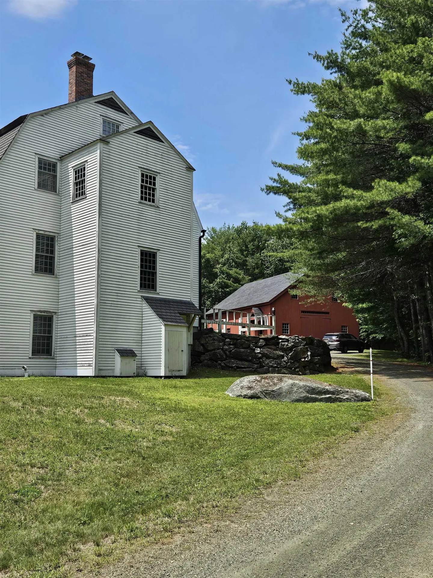 1502 King Hill Road New London NH 03257