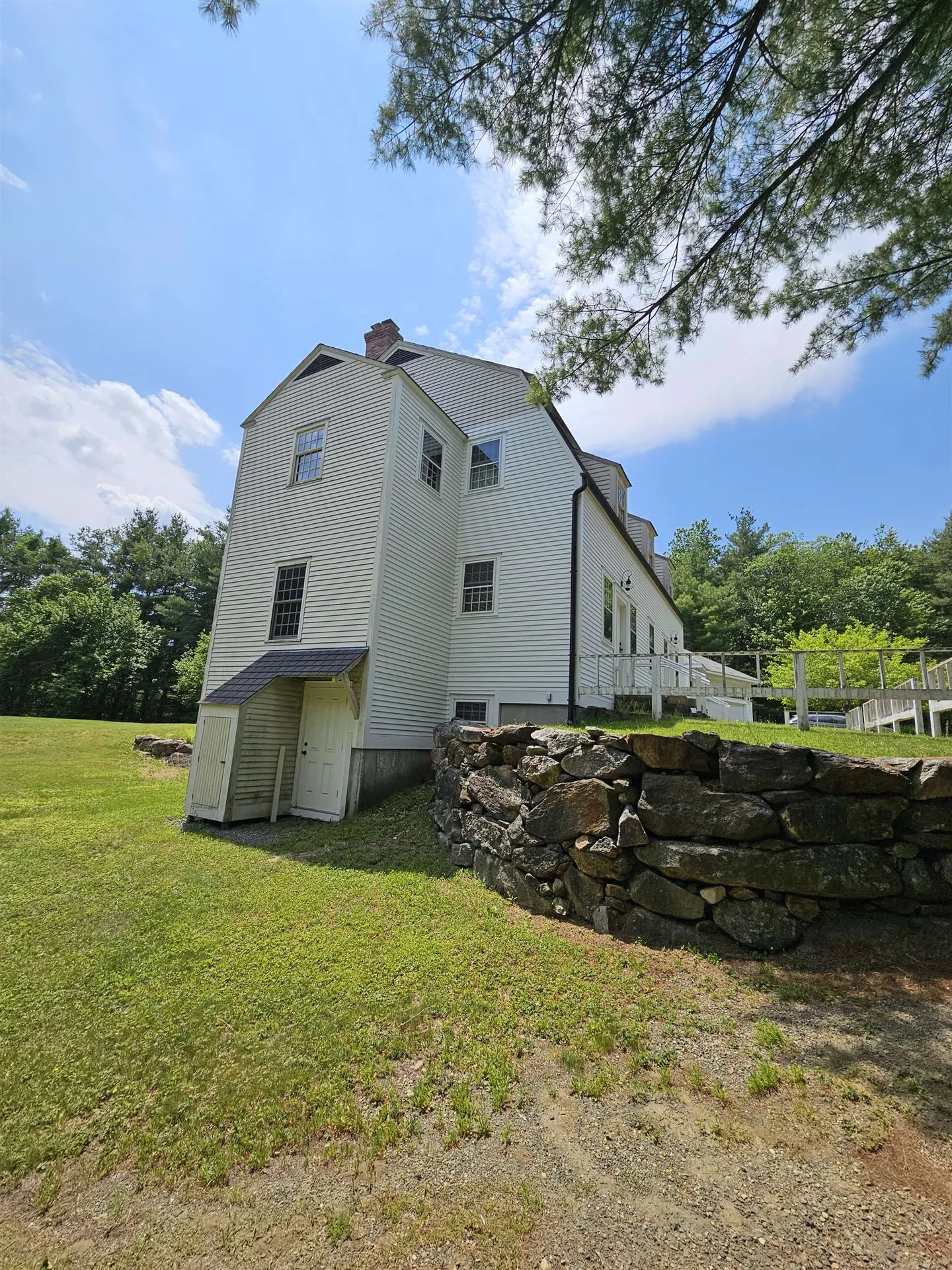 1502 King Hill Road New London NH 03257