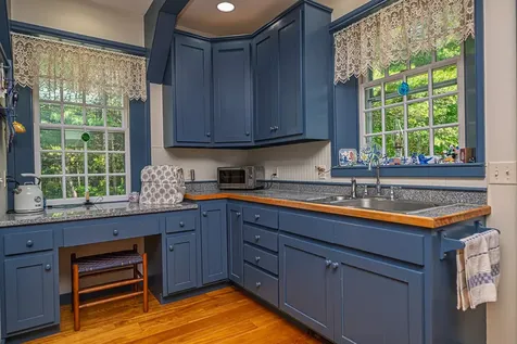 1502 King Hill Road New London NH 03257