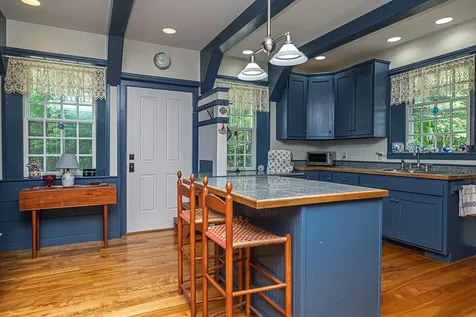 1502 King Hill Road New London NH 03257