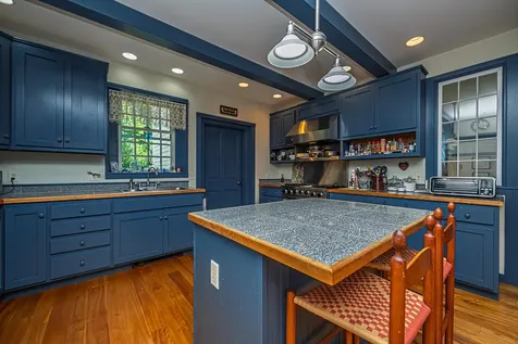1502 King Hill Road New London NH 03257