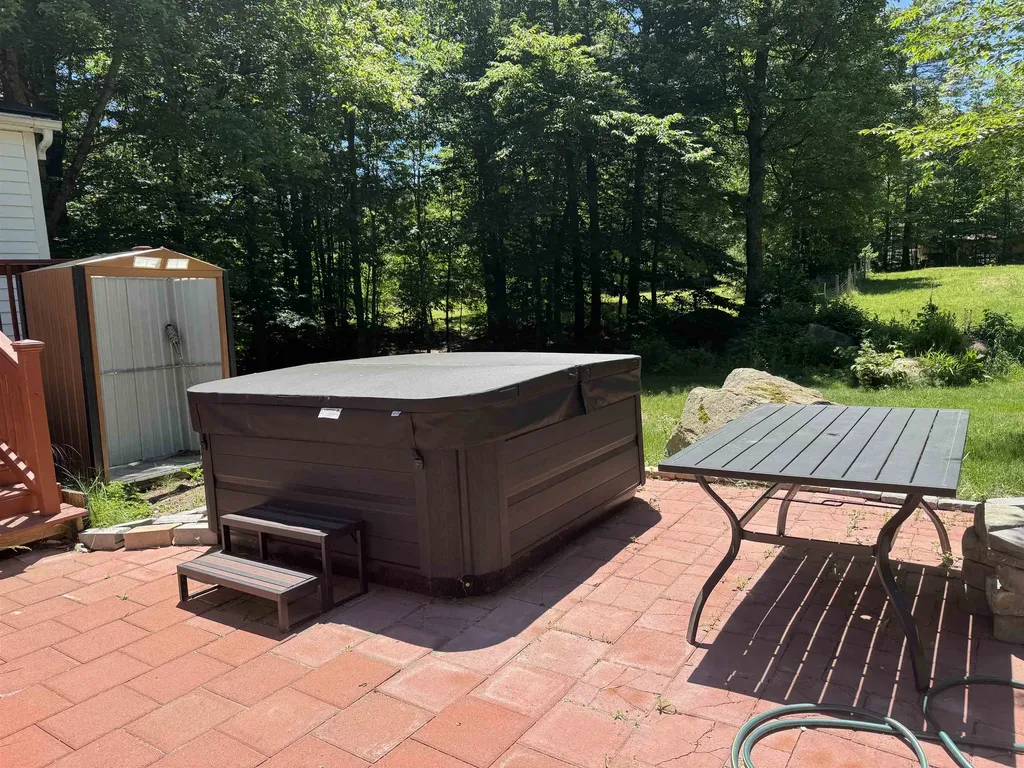 14 Elm St Extension Ossipee NH 03864