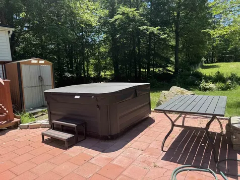 14 Elm St Extension Ossipee NH 03864