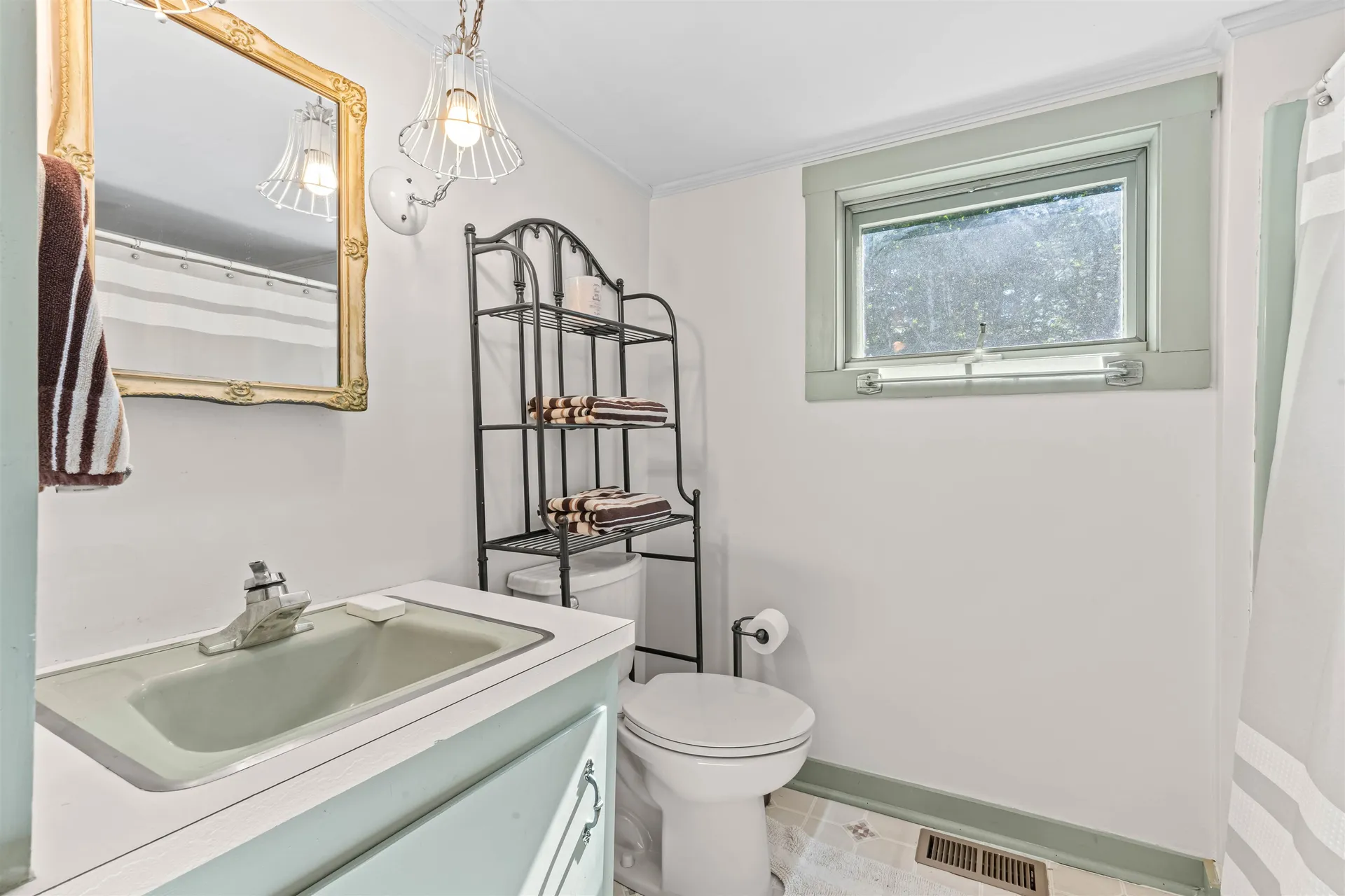 173 Tamworth Road Tamworth NH 03886