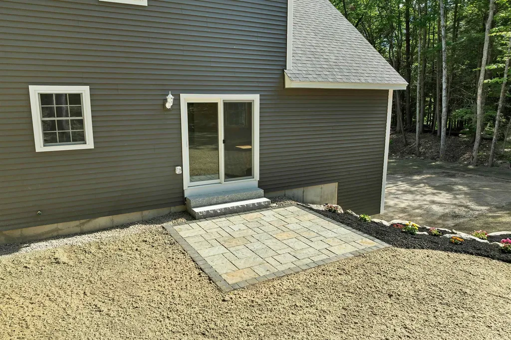 63 Mount Delight Road Deerfield NH 03037