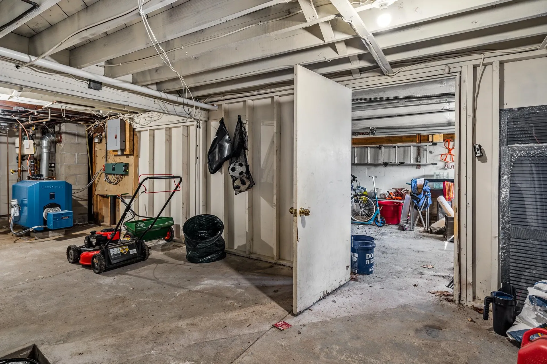 6 Messer Avenue Salem NH 03079