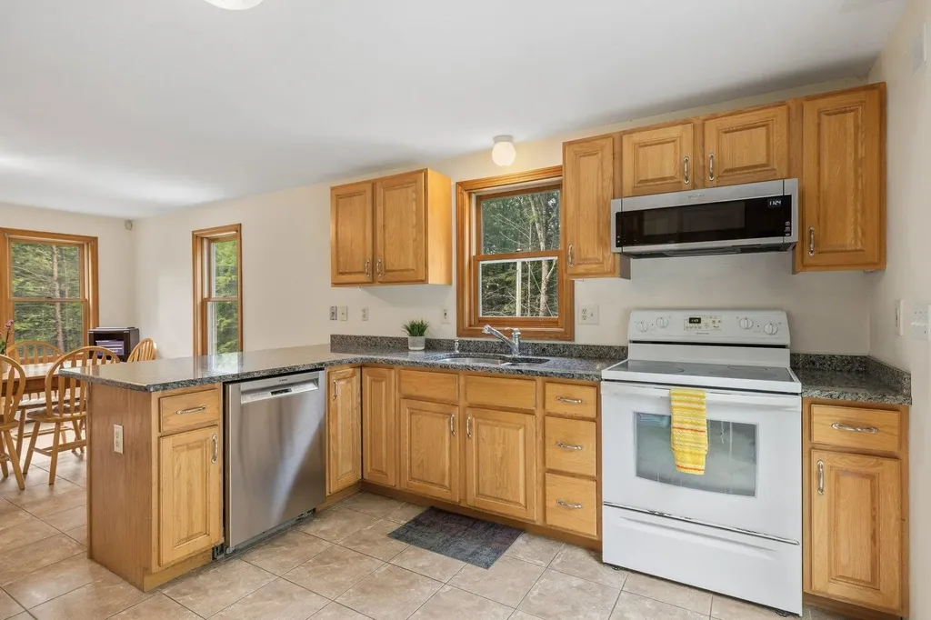 177 Whittier Drive Fremont NH 03044