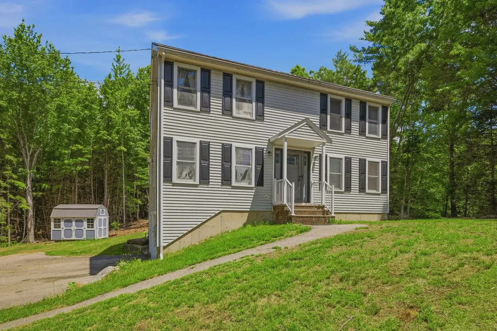 177 Whittier Drive Fremont NH 03044