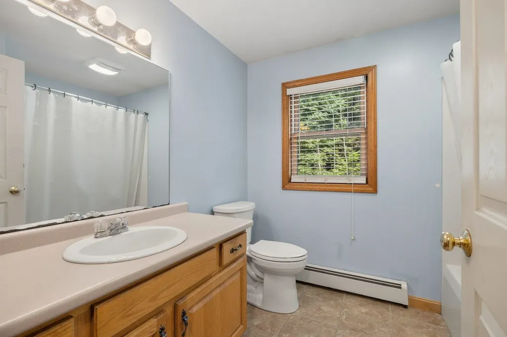 177 Whittier Drive Fremont NH 03044