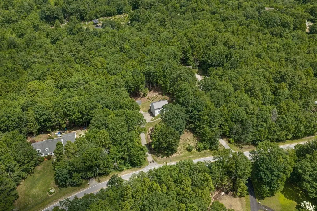 177 Whittier Drive Fremont NH 03044
