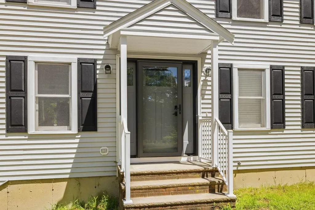 177 Whittier Drive Fremont NH 03044