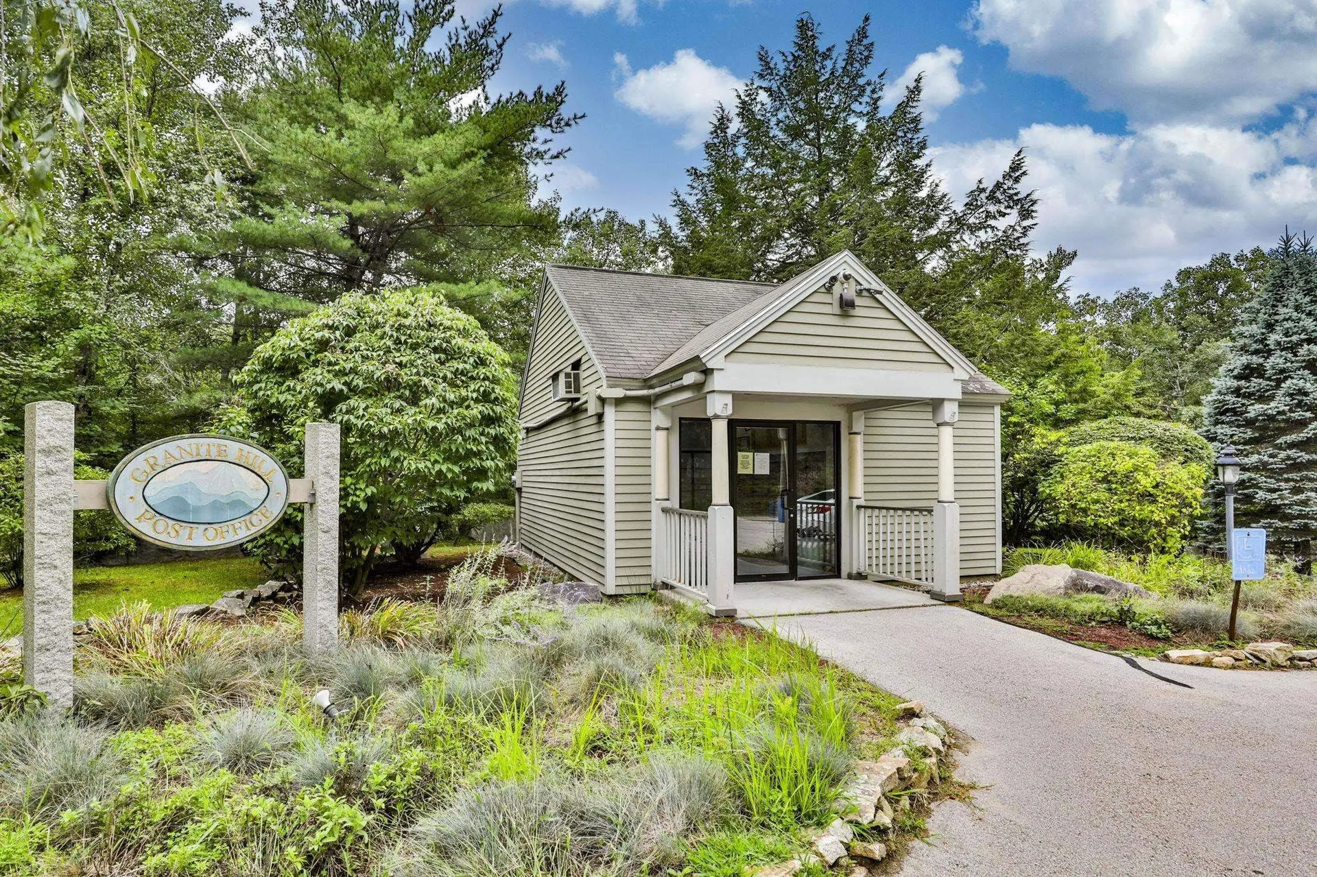 1465 Hooksett Road Hooksett NH 03106