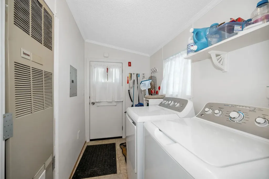3 Robyn Court Litchfield NH 03052