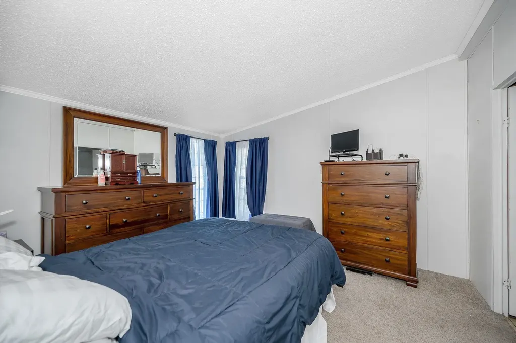 3 Robyn Court Litchfield NH 03052