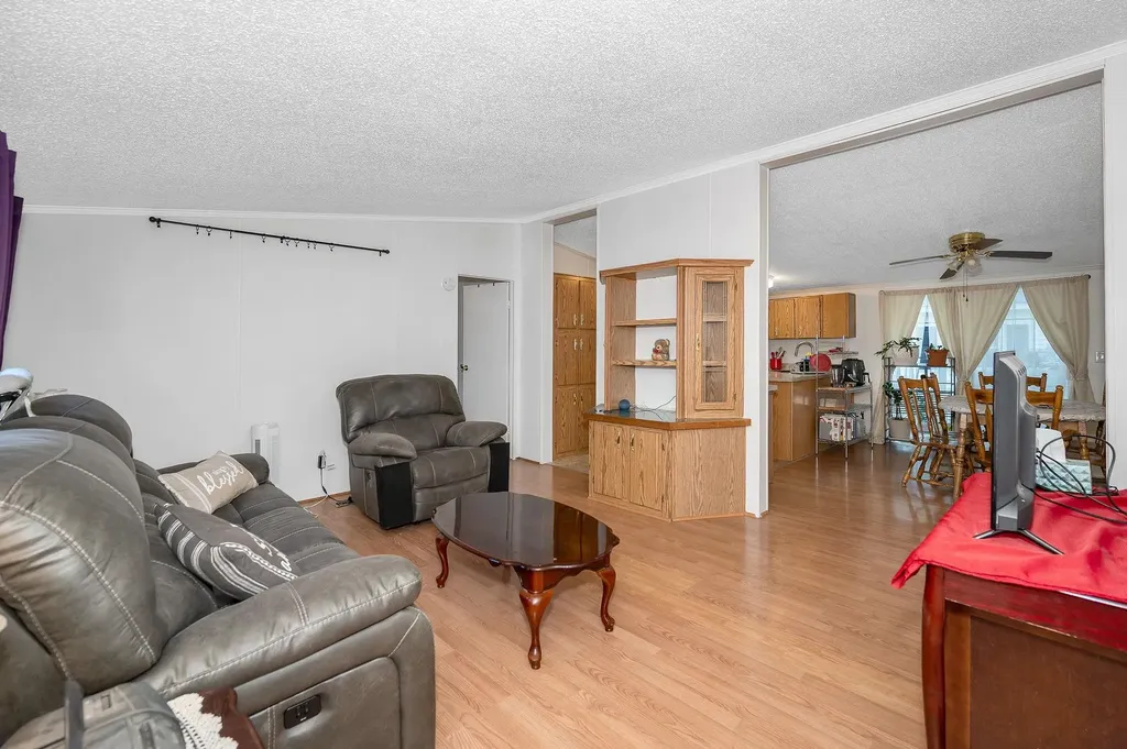 3 Robyn Court Litchfield NH 03052