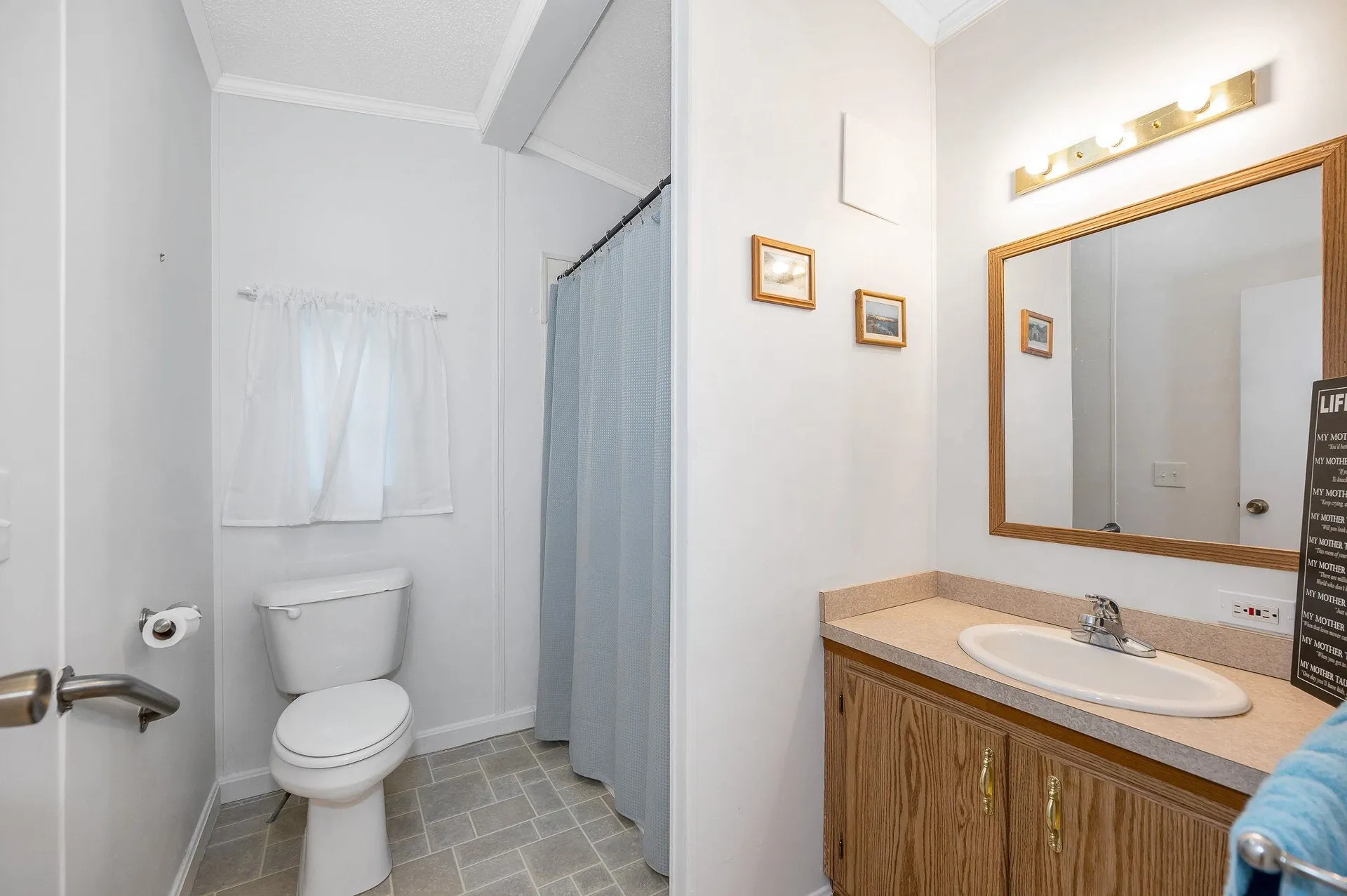 3 Robyn Court Litchfield NH 03052