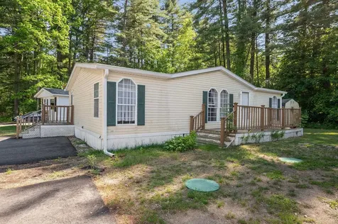 3 Robyn Court Litchfield NH 03052