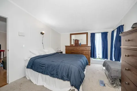 3 Robyn Court Litchfield NH 03052
