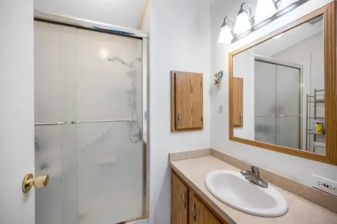3 Robyn Court Litchfield NH 03052