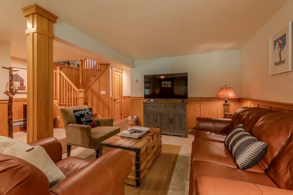 155 Pratt Bridge Road Jamaica VT 05343