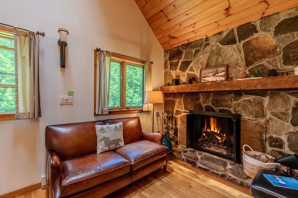 155 Pratt Bridge Road Jamaica VT 05343