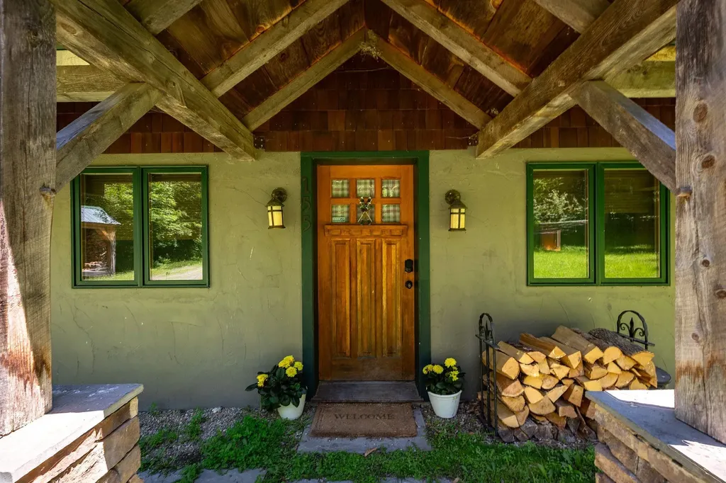 155 Pratt Bridge Road Jamaica VT 05343