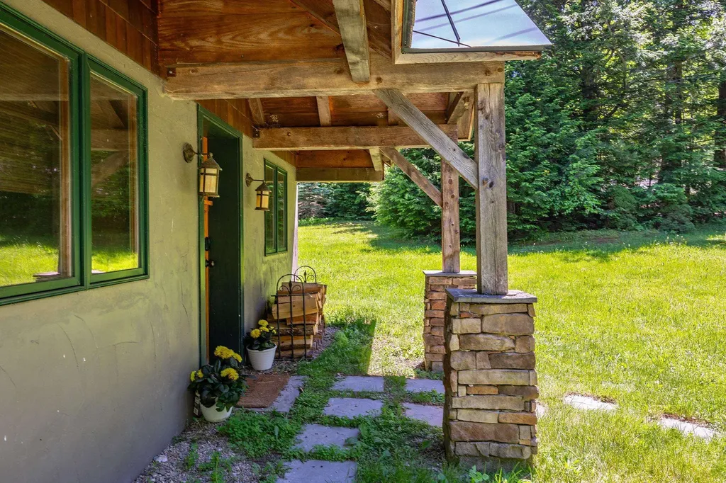 155 Pratt Bridge Road Jamaica VT 05343