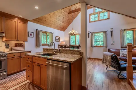 155 Pratt Bridge Road Jamaica VT 05343