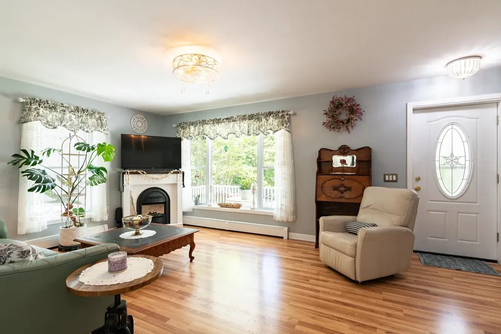 11 Spruce Road Middleton NH 03887