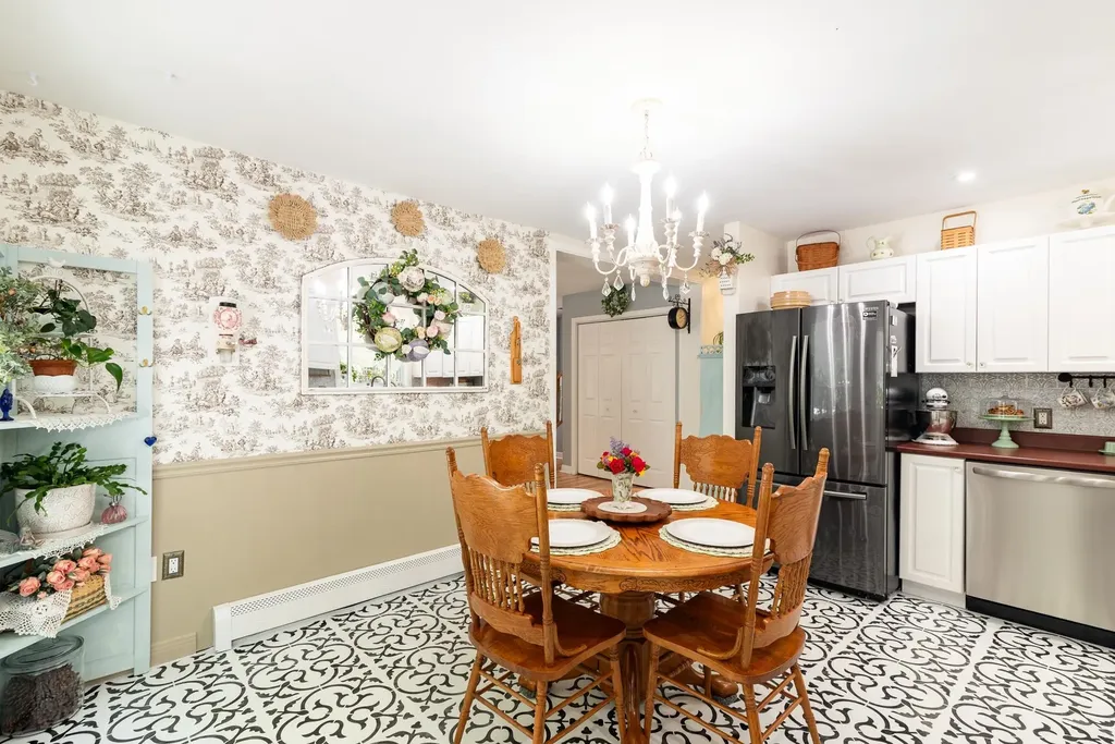 11 Spruce Road Middleton NH 03887