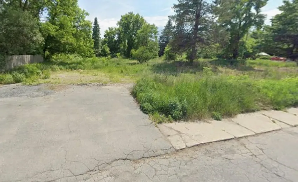 24 Schmitt Street Claremont NH 03743-4812