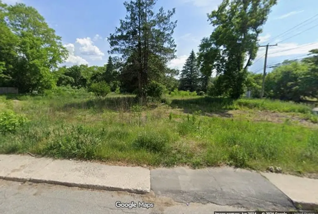 24 Schmitt Street Claremont NH 03743-4812