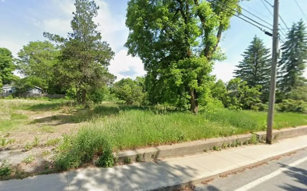 24 Schmitt Street Claremont NH 03743-4812